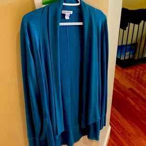 Athleta size medium turquoise pranayama wrap.